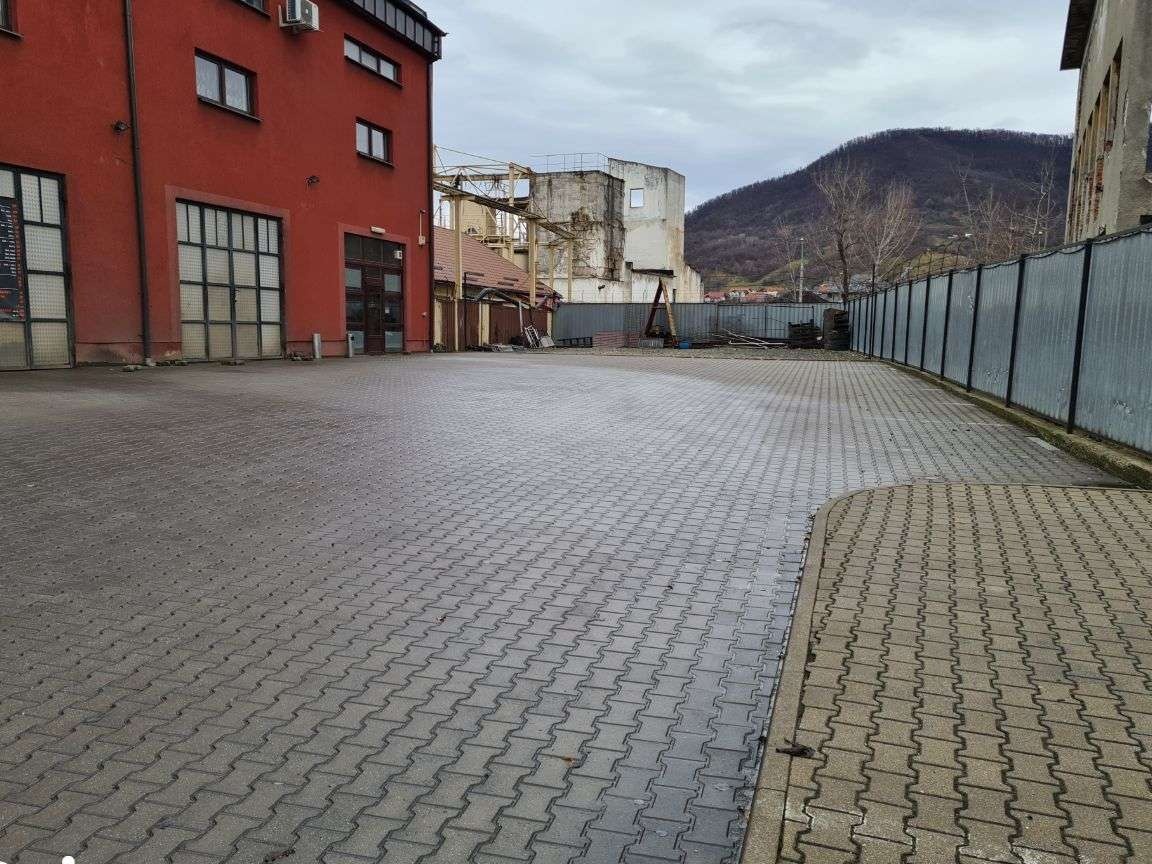 Spatiu stradal de inchiriat