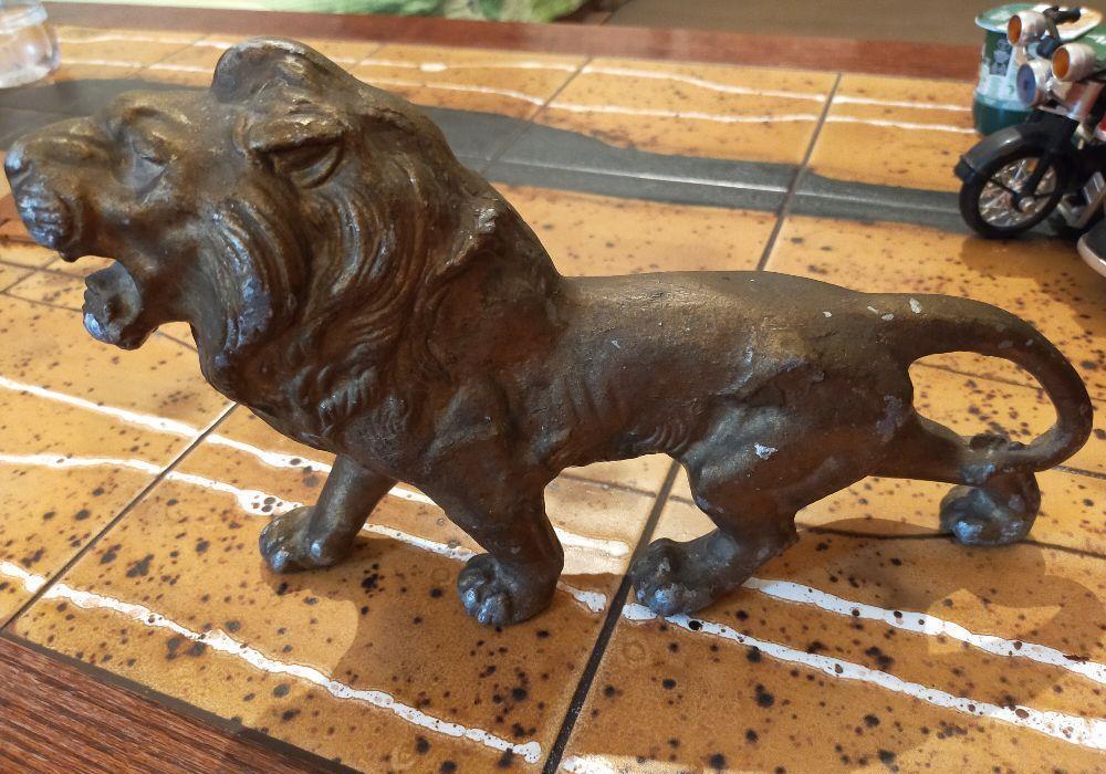 statueta leu citiți tot anunțul