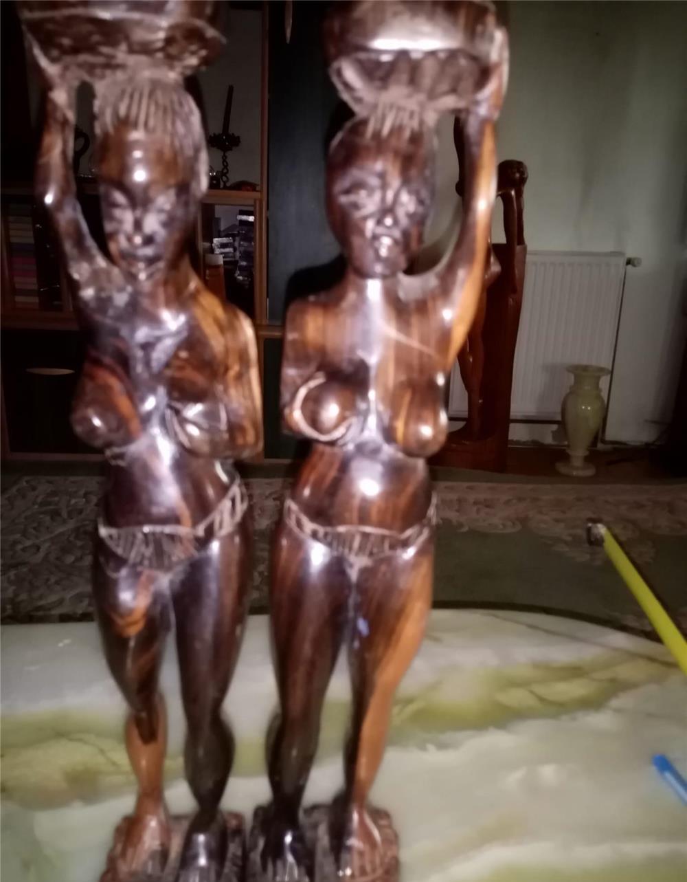 Statuete din lemn