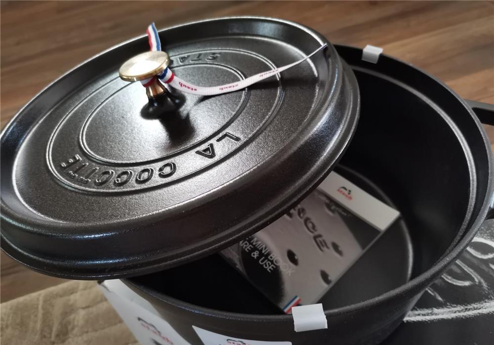 STAUB - oala din fontă, rotundă 28 cm, 6,7 L, , neagra