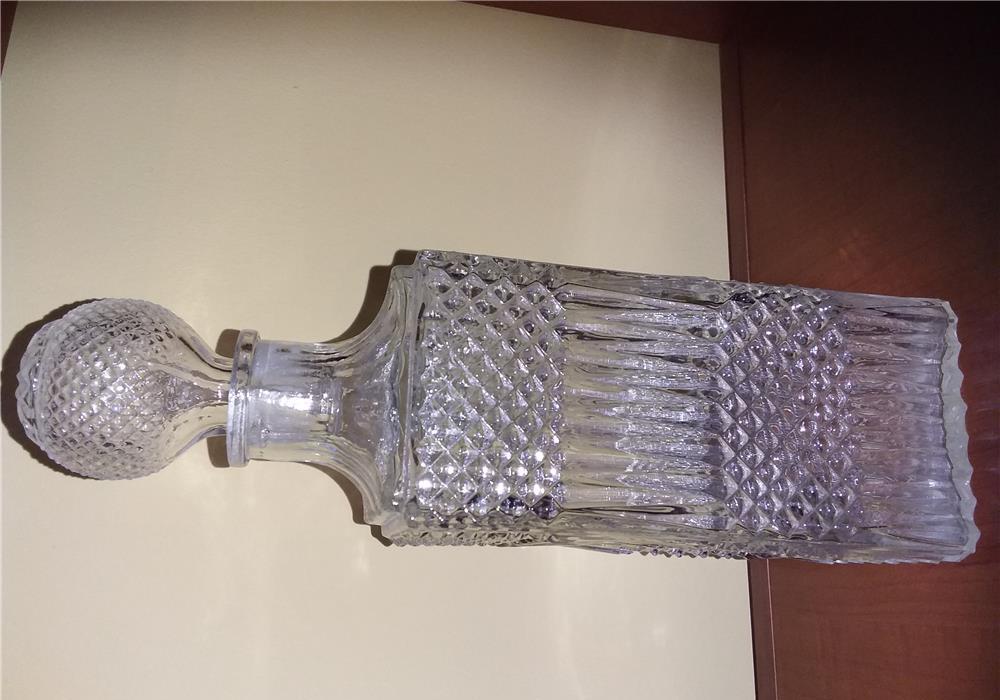 Sticle din cristal, vechi