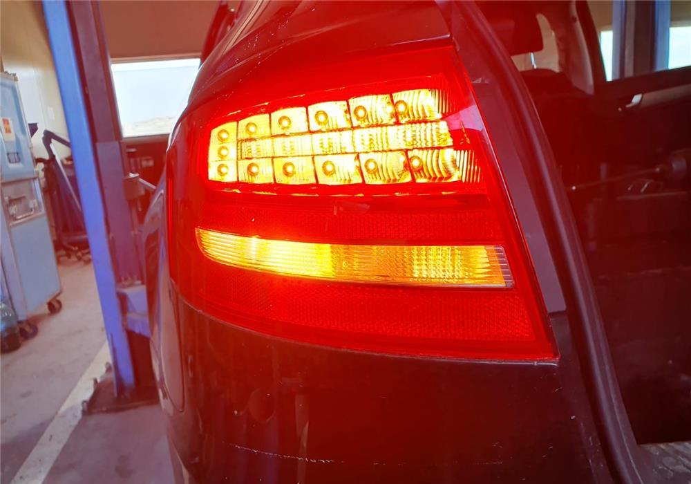 Stop AUDI A4 B8 COMBI stanga full led 2012