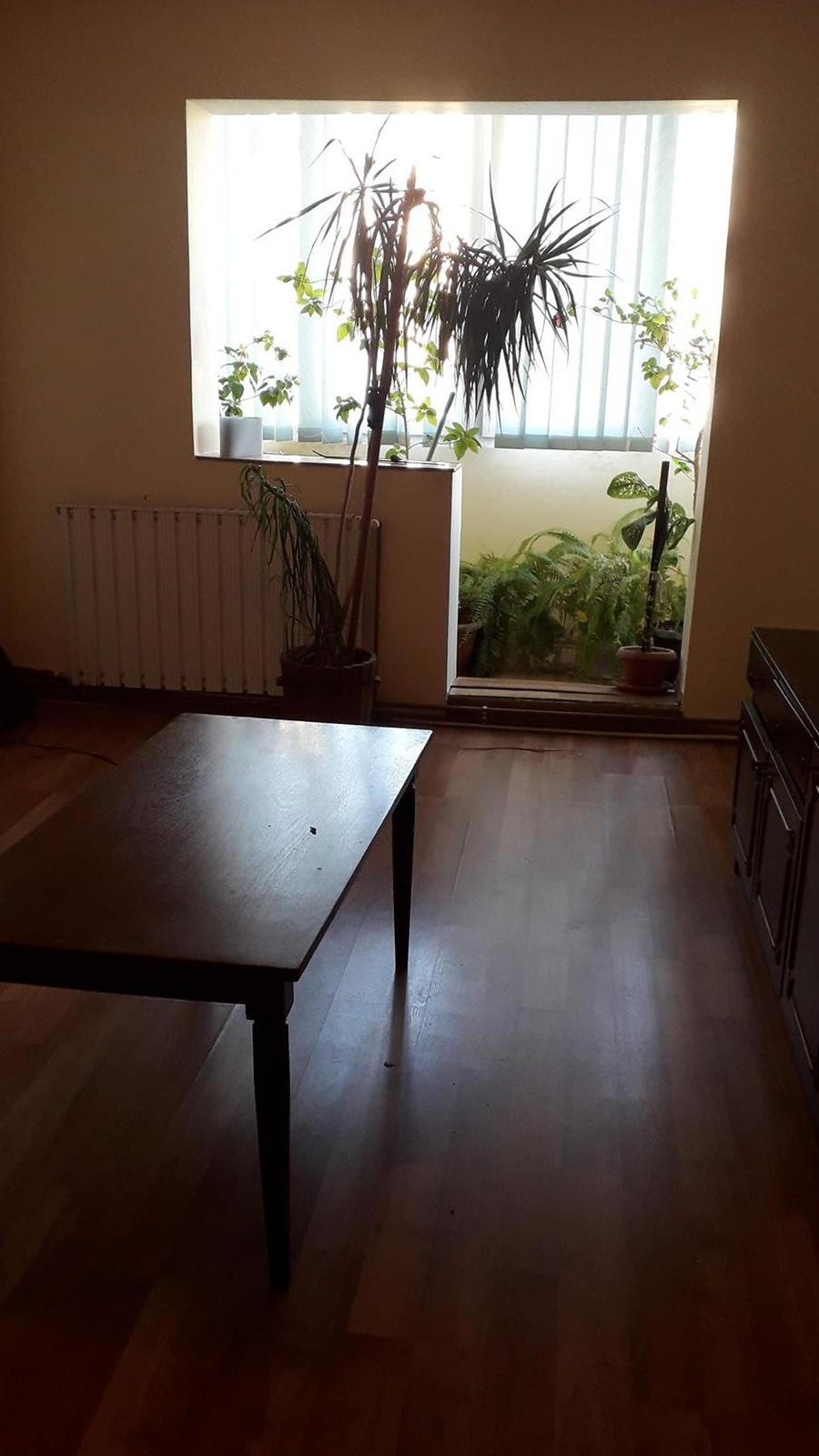 Strada Oituz, apartament cu 3 camere decomandat etaj2+garaj langa bloc, 76500 euro