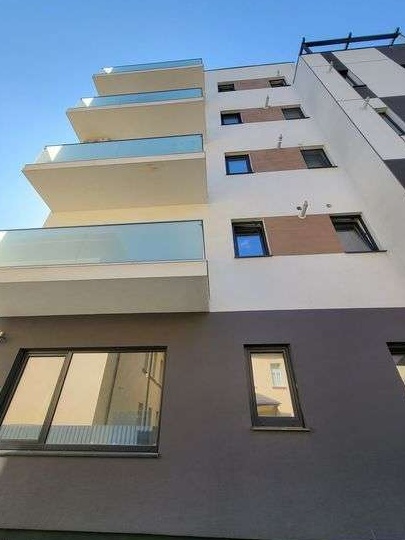 Studio 45 m², zona centrala, în bloc nou, CU LOC DE PARCARE...