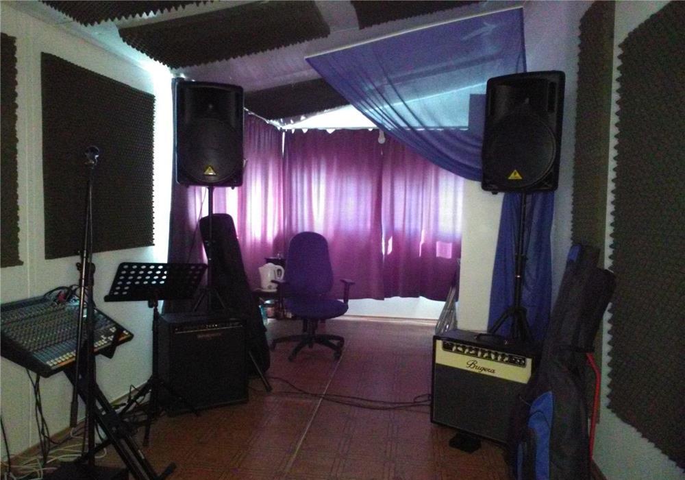 Studio de înregistrări audio - producție muzicală