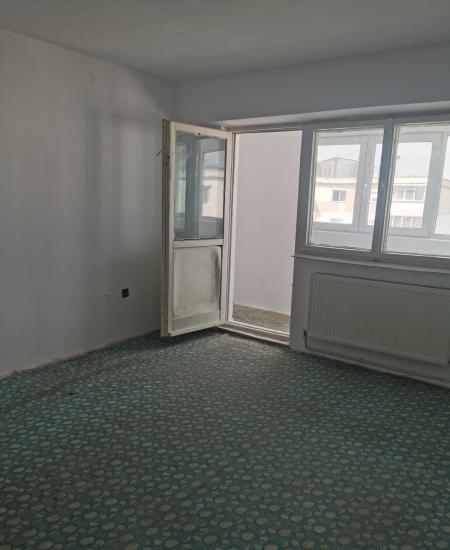 Super Pret! Apartament 2 camere, zona Radu Negru