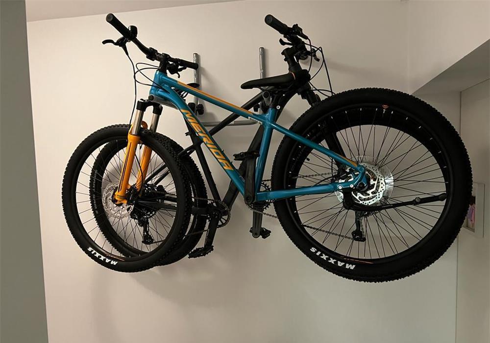 Suport Biciclete Menabo Nou pentru depozitare maxim 3 biciclete