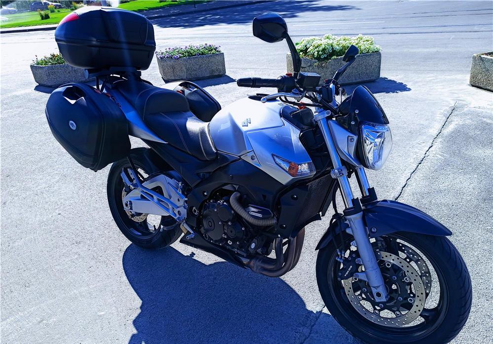 Suzuki GSR
