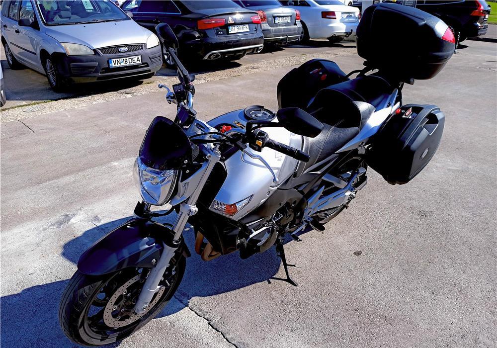 Suzuki GSR