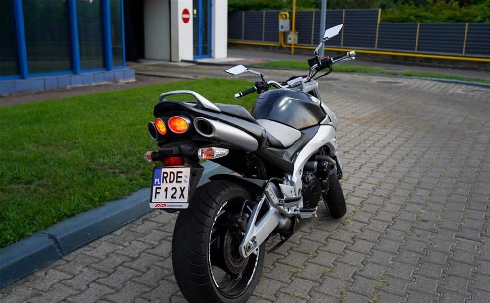 suzuki gsr 600