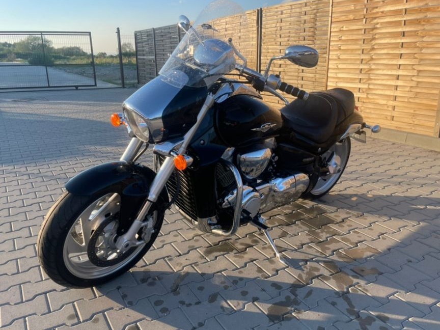 Suzuki Intruder