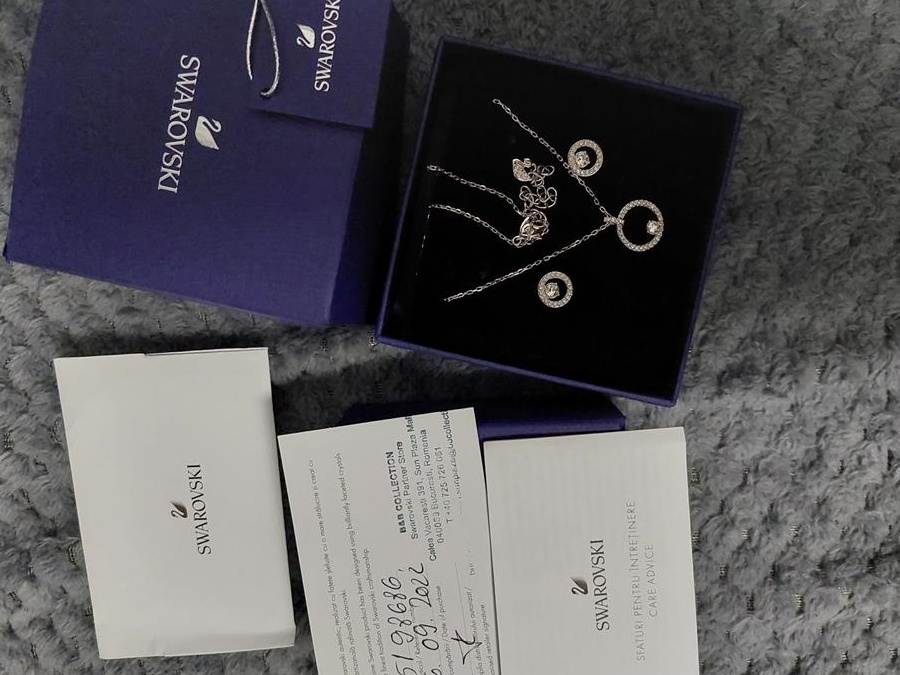SWAROVSKI ! SET Lant+Cercei+Pandativ ! Produsul este Nou!