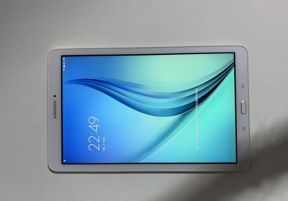 TABLETA SAMSUNG TAB E 8GB SIM WIFI NOU