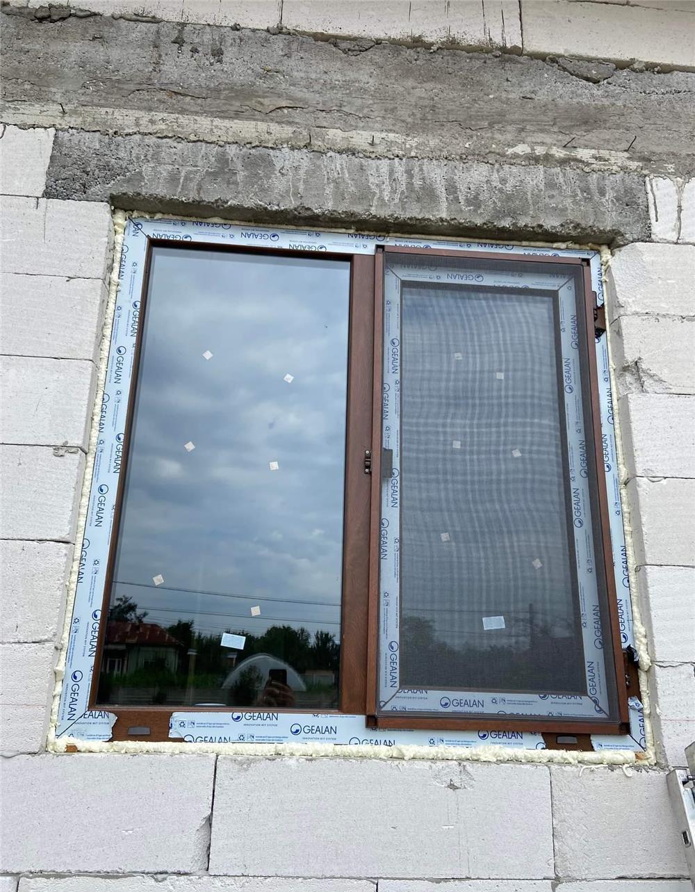 Tâmplărie pvc cu geam termopan