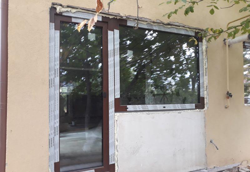 Tâmplărie PVC cu geam termopan - marca REHAU !