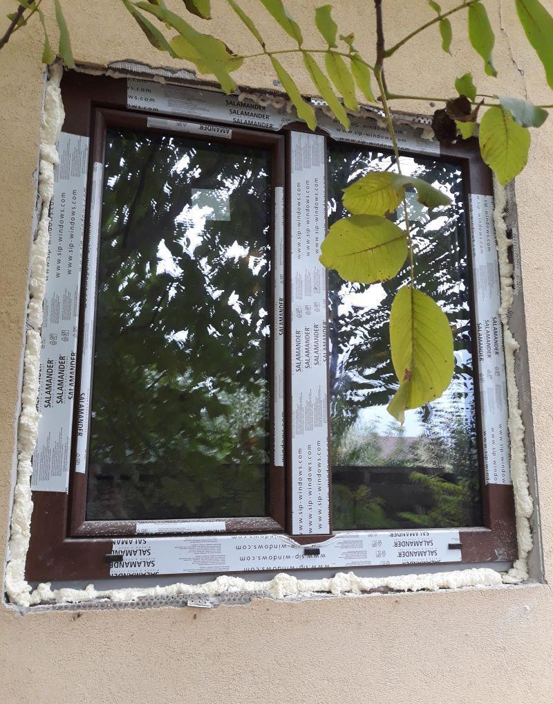 Tâmplărie PVC cu geam termopan - marca REHAU !
