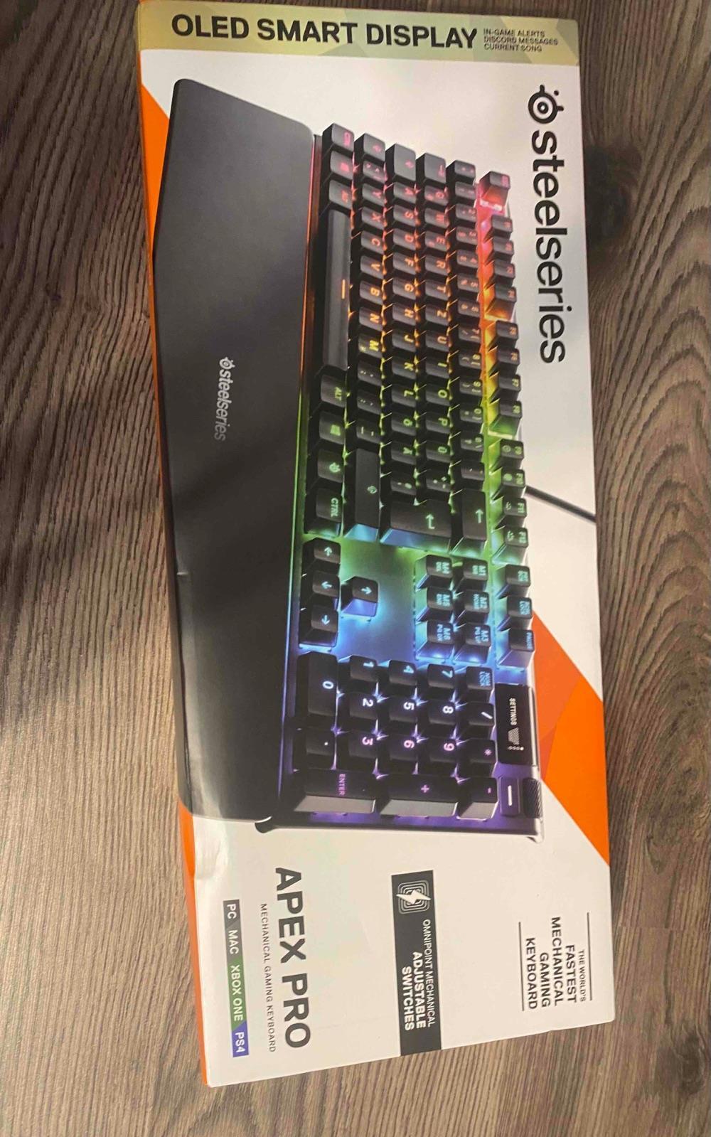 Tastatura Apex Pro