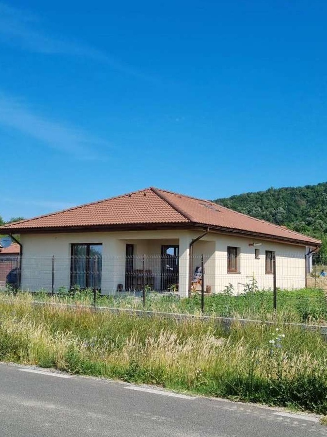 Tauti Magherausi casa pe parter cu 5,5 ari teren