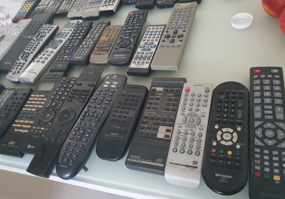 Telecomenzi diverse.