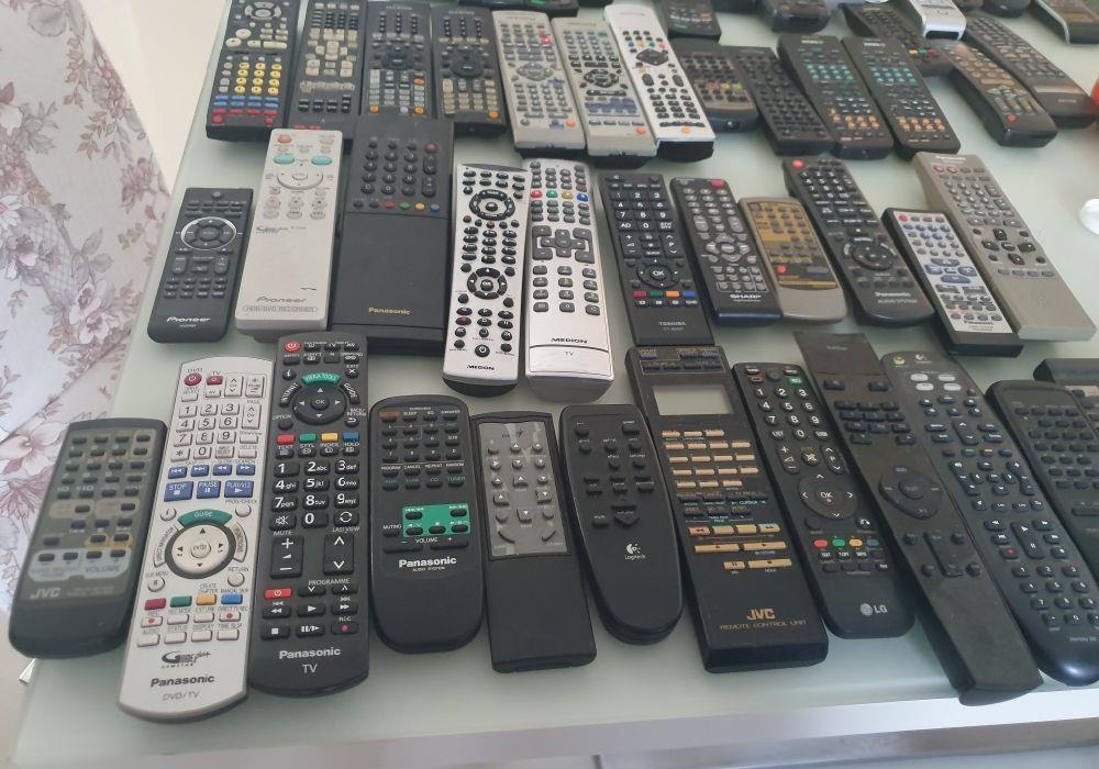 Telecomenzi diverse.