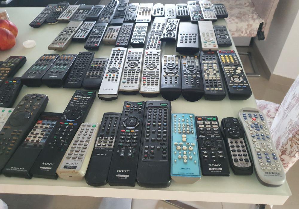 Telecomenzi diverse.
