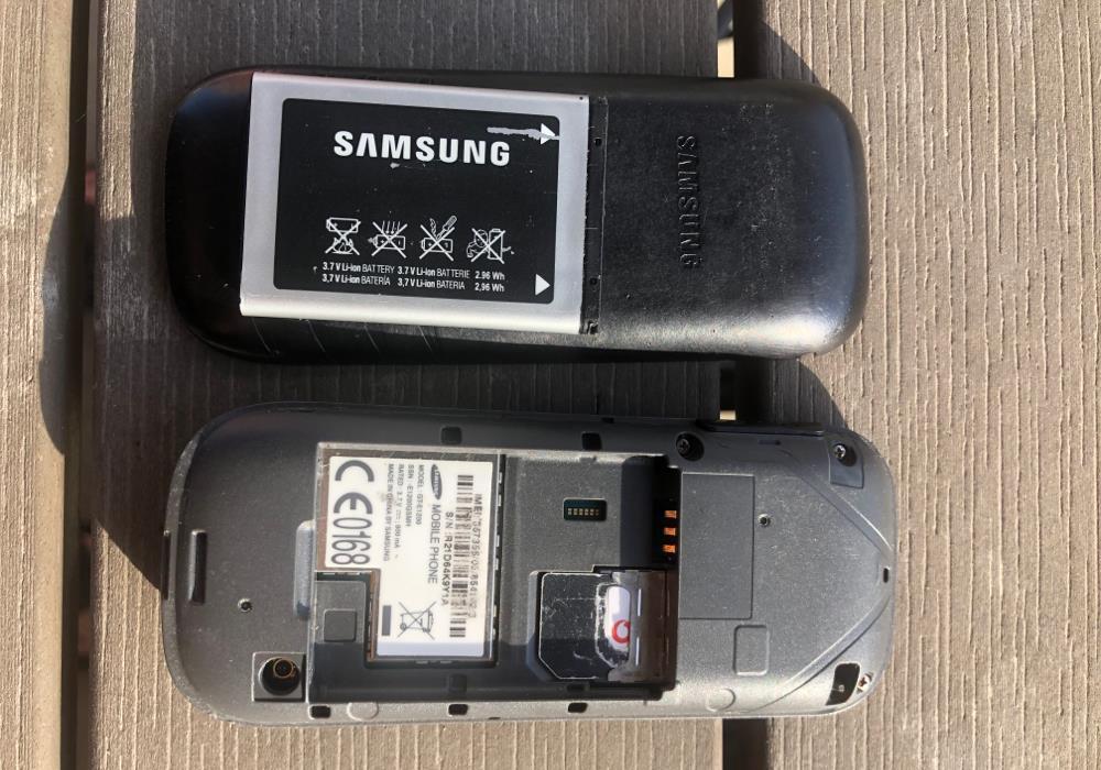 Telefon mobil Samsung GT-E 1200