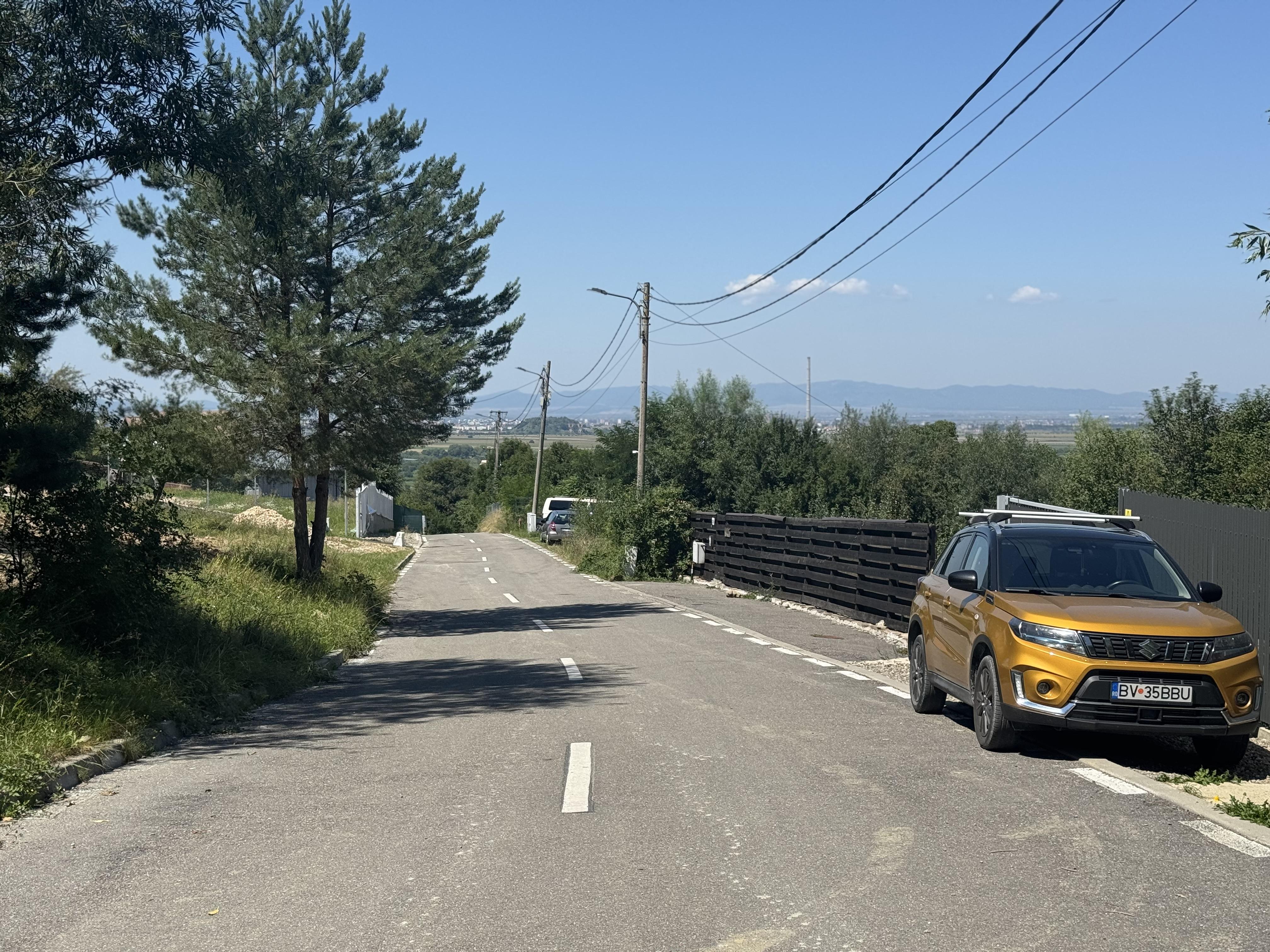 Teren 500 mp , toate utilitățile, asfalt