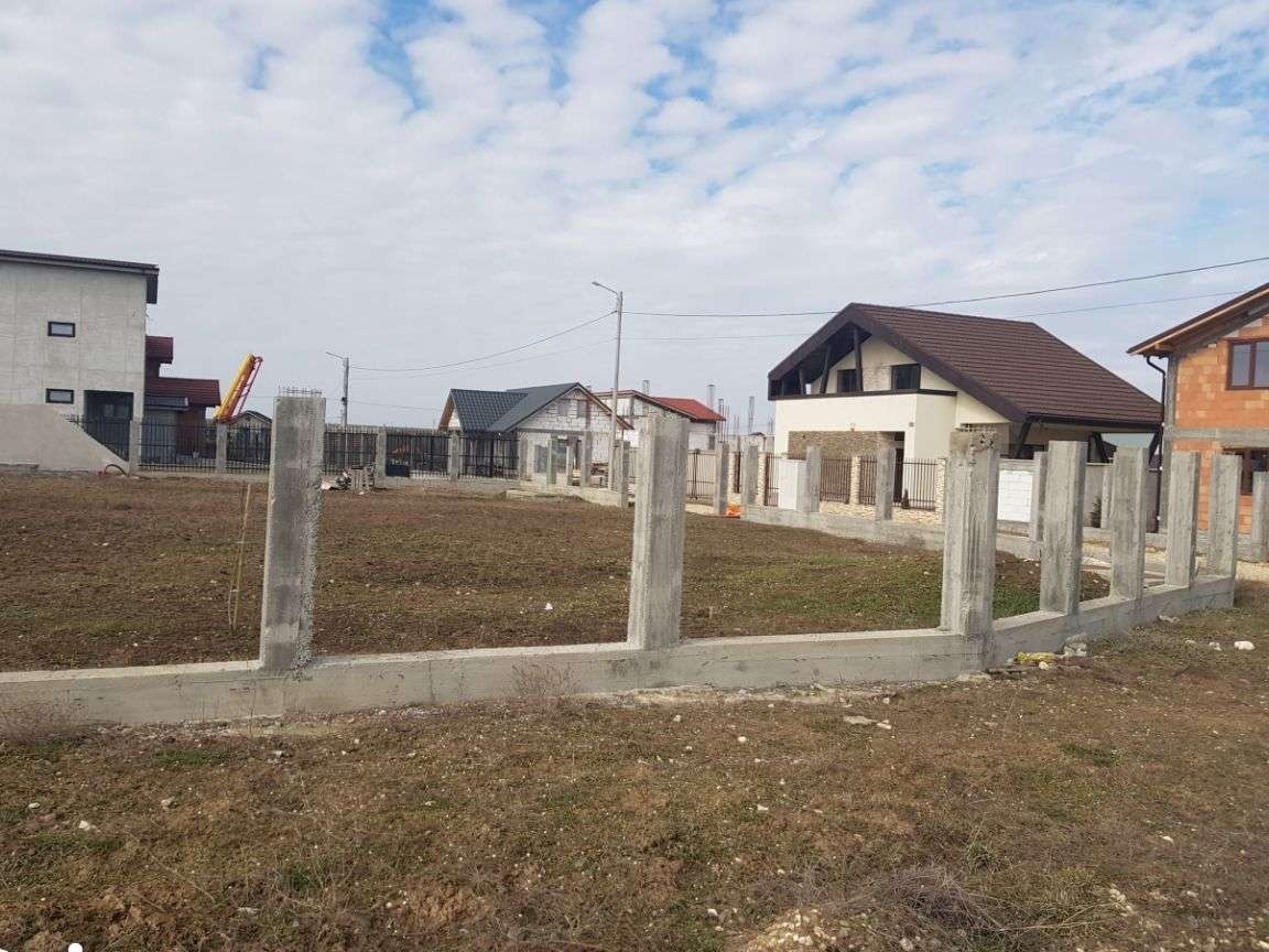 Teren 771mp Agigea intravilan, utilitati pe teren