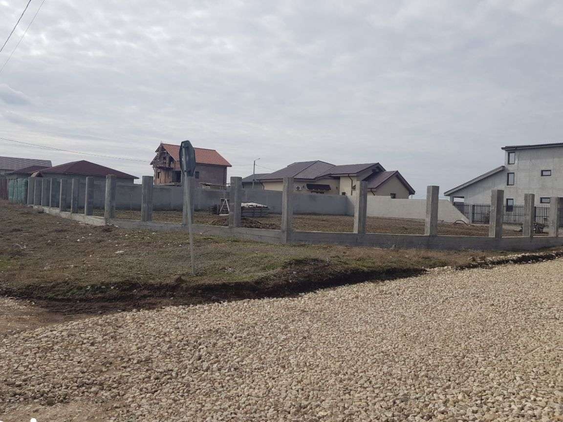Teren 771mp Agigea intravilan, utilitati pe teren