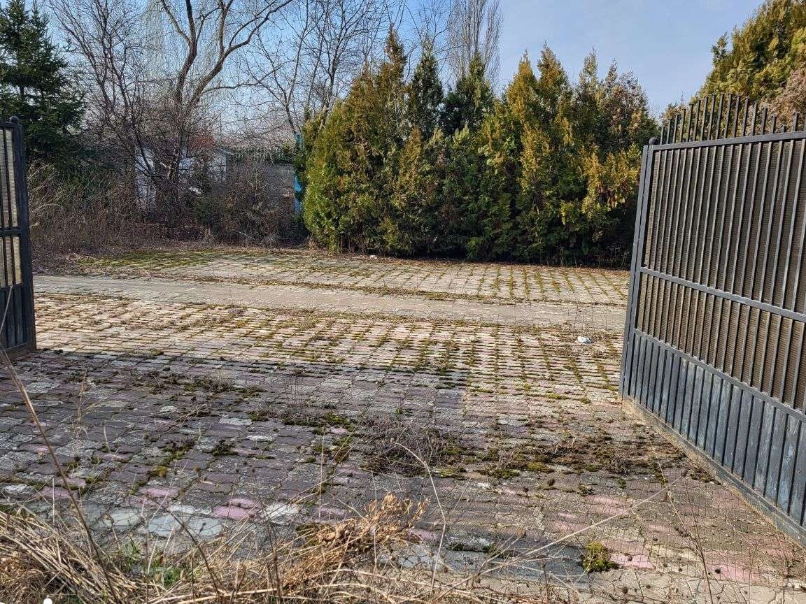 Teren 900mp,37.5/24ml,imprejmuit cu gard de beton