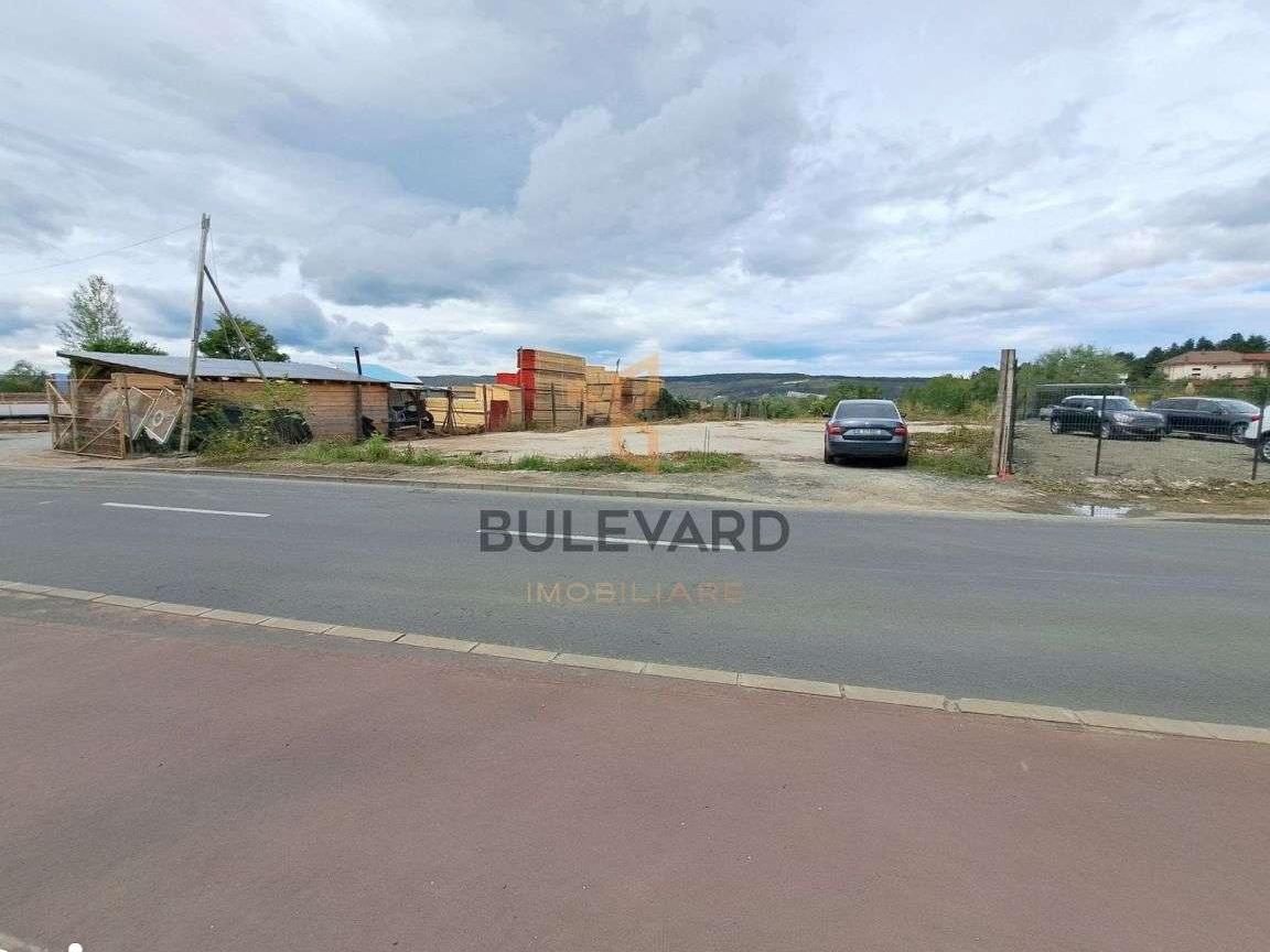Teren cu platforma betonata de 600 mp, deschidere la strada circulata!