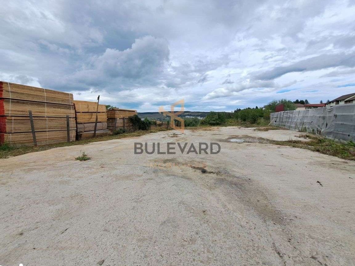Teren cu platforma betonata de 600 mp, deschidere la strada circulata!