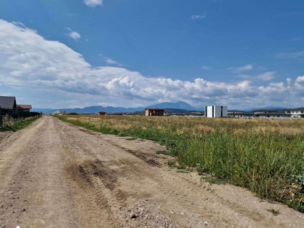 Teren de vanzare in Cristian .