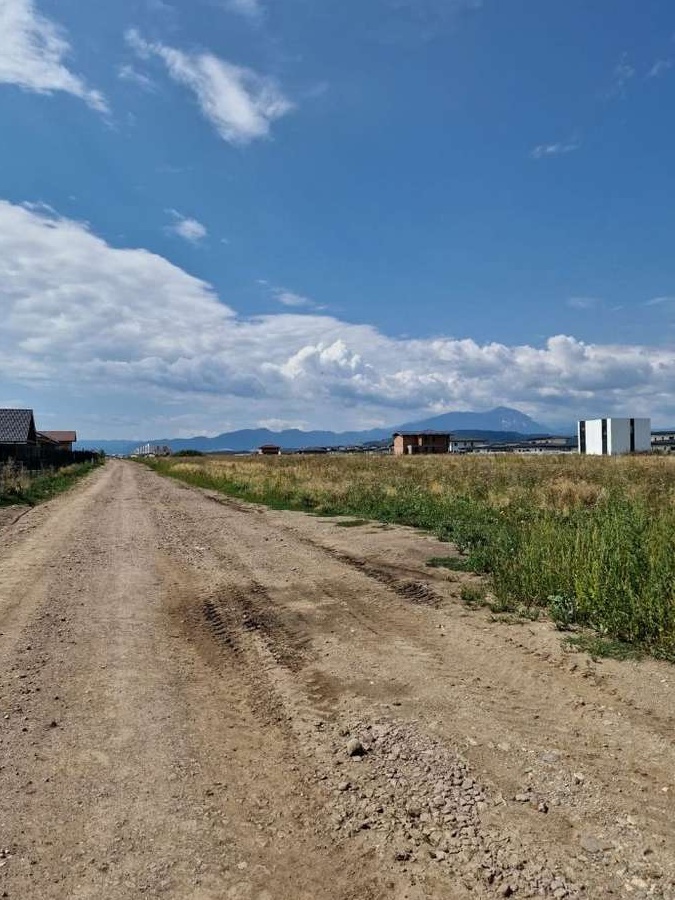 Teren de vanzare in Cristian .