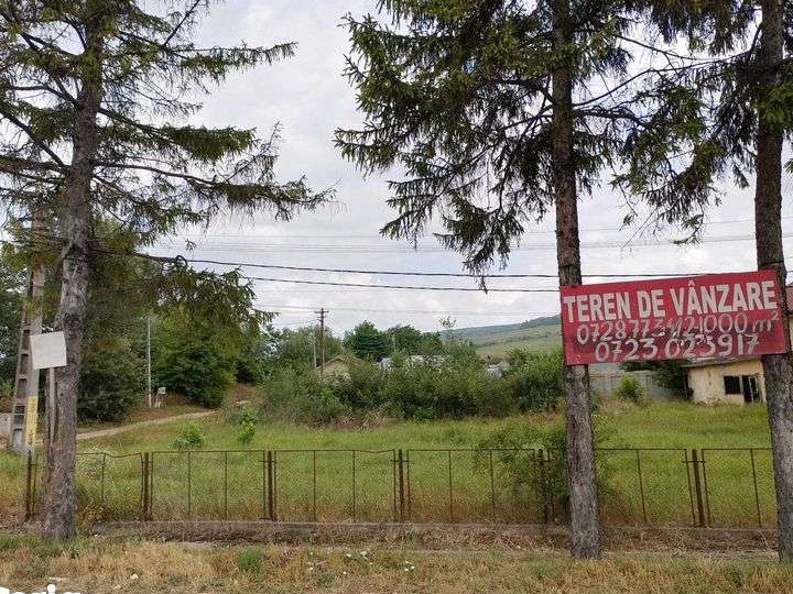 Teren de vânzare intravilan Moțca cu deschidere la E85 (1000m2)