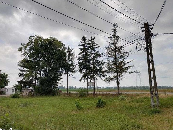 Teren de vânzare intravilan Moțca cu deschidere la E85 (1000m2)