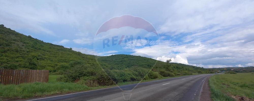 Teren intravilan ,3200 mp.la DN 13A loc.Praid