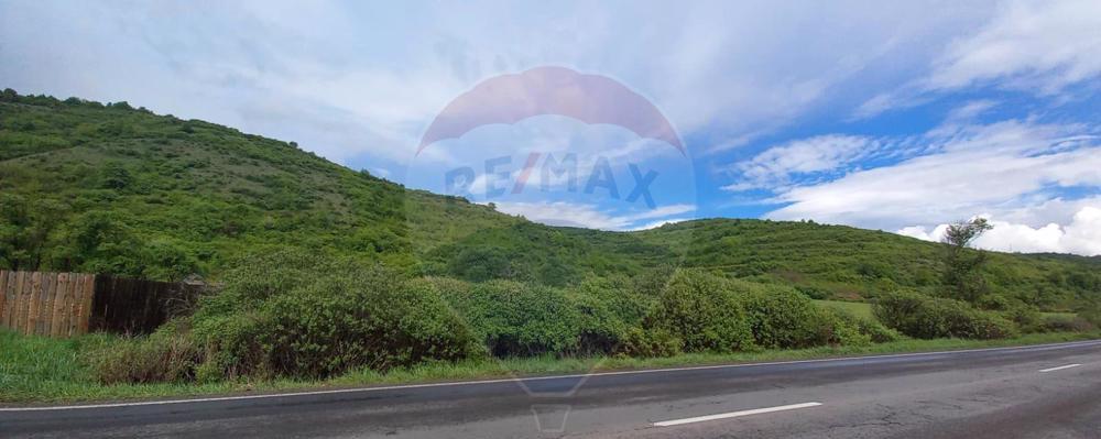 Teren intravilan ,3200 mp.la DN 13A loc.Praid