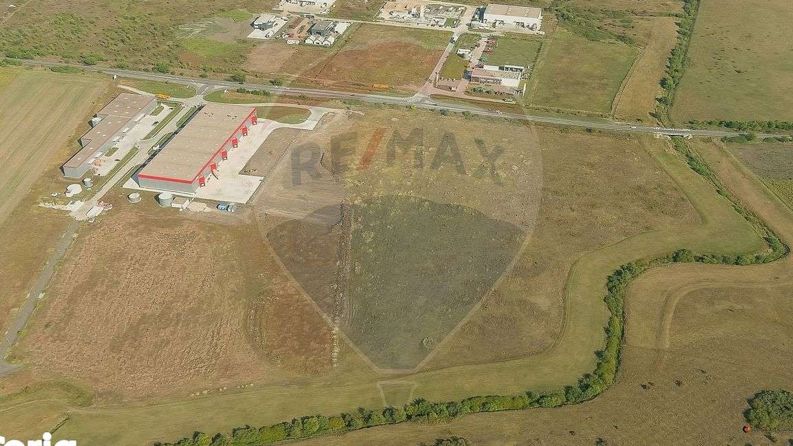 Teren INTRAVILAN 5,5ha Sanandrei, deschidere la șoseaua Arad-Timișoara