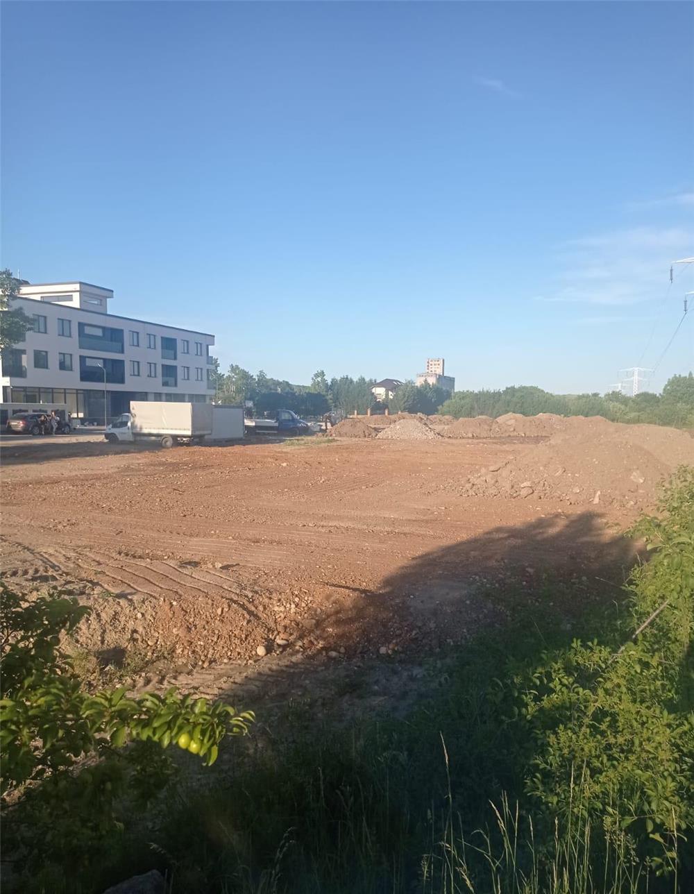 teren intravilan 7000mp lângă Del Ponte targoviste