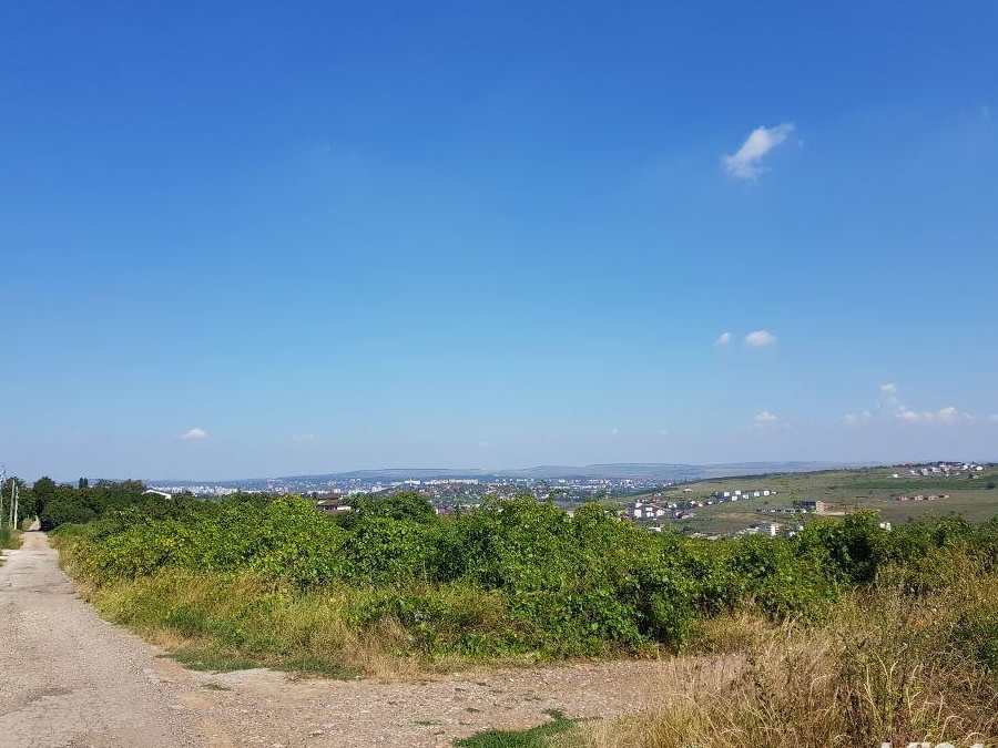 Teren intravilan 700mp in Visan