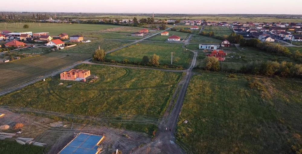 Teren intravilan de vânzare în Moșnița Nouă