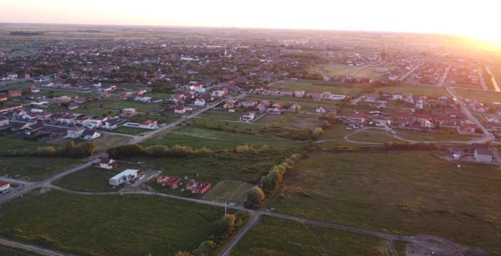 Teren intravilan de vânzare în Moșnița Nouă