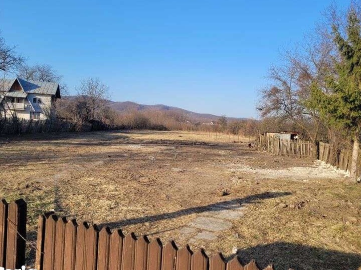 Teren intravilan Scorteni ,Sârca , str I.L.Caragiale,4000 mp