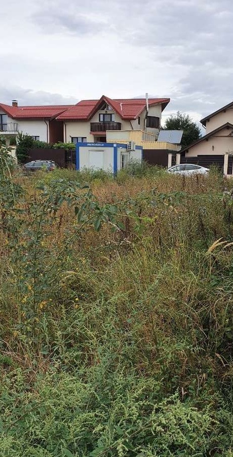 Teren intravilan zona Putna