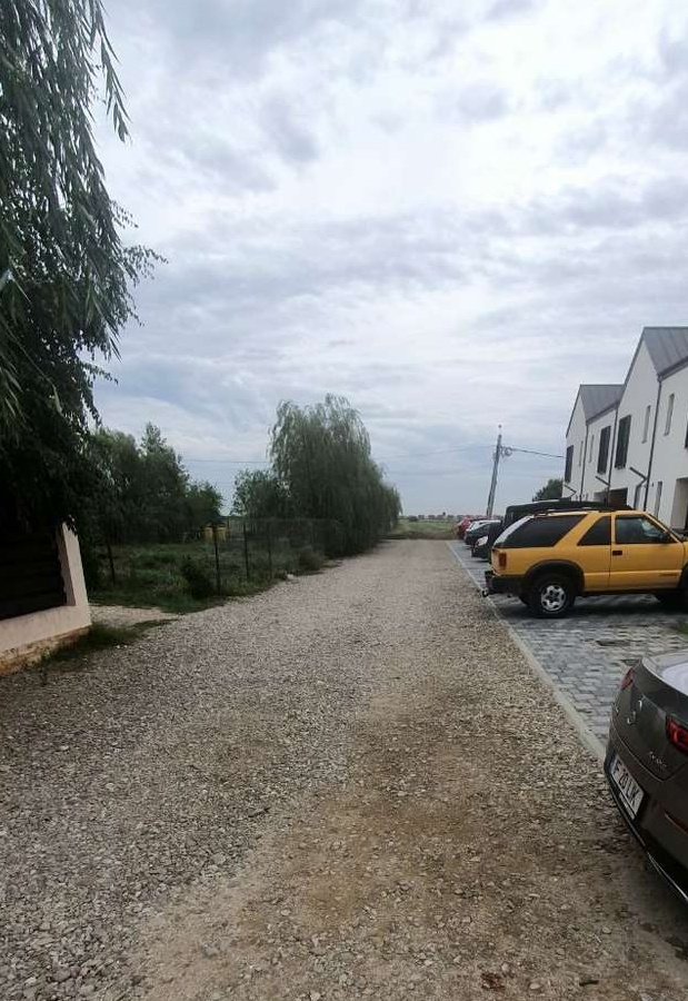 Teren intravilan zona Putna