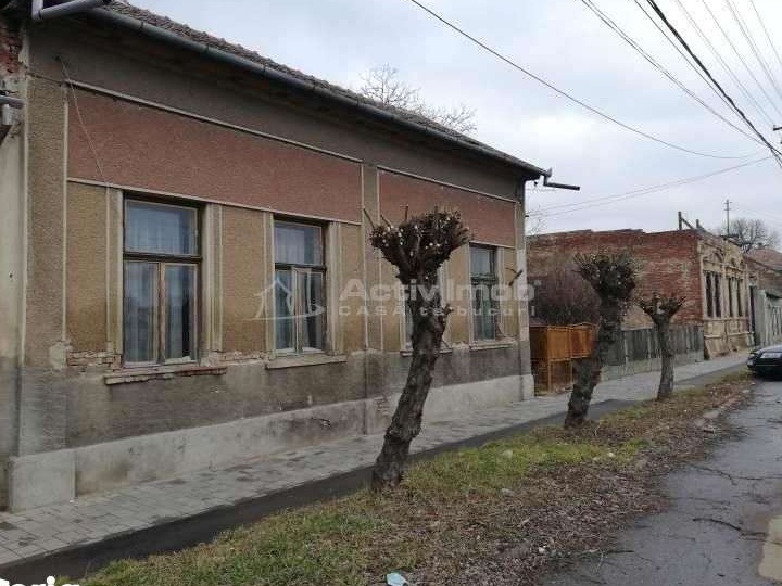 TEREN PARCELAT PENTRU CONSTRUCTIA DE LOCUINTE CU TOATE UTILITATILE