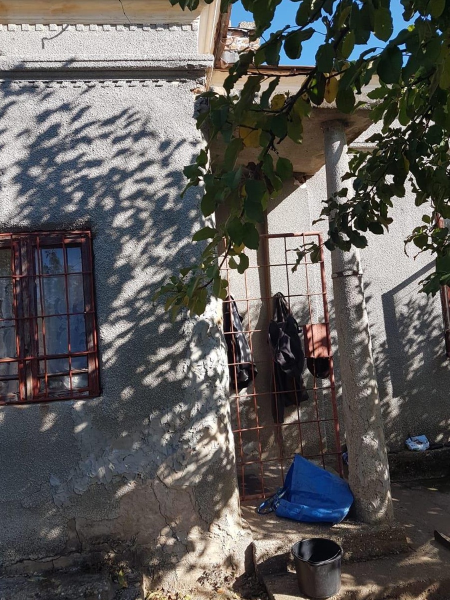 Teren si casa de vanzare in sat Vartopu, Corabia, jud. Olt