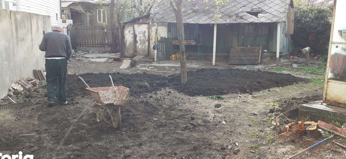 Teren+casa demolabila Buzau zona centrala 321mp sau 544mp
