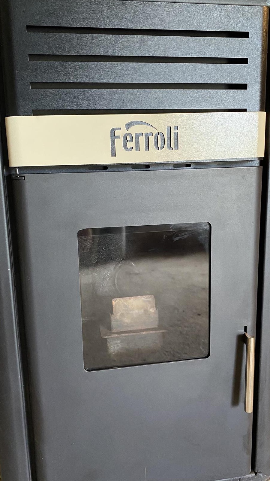 Termosemineu peleti Ferroli Mirano 24 Kw